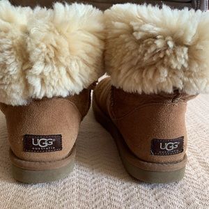 Chestnut Classic UGG boots Size 8